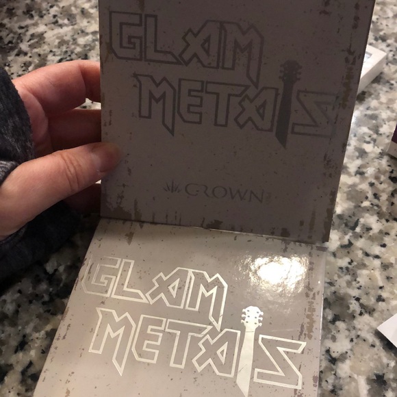 Glam Metals Crown Palette - Picture 3 of 5